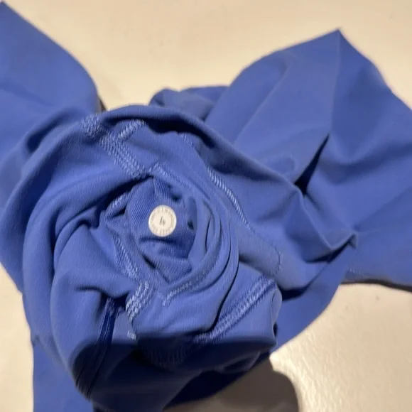 Lululemon Wunder Train High Rise Crop in Blue - Picture 3 of 5